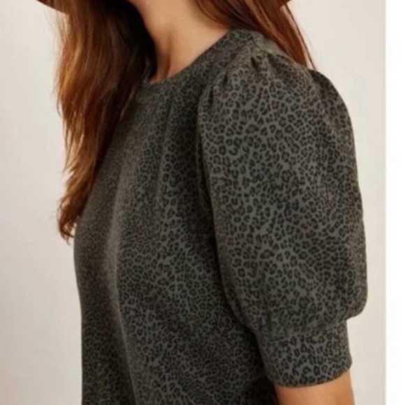Anthropologie T.La Short Puff Sleeves Sweatshirt Leopard Print Sage Green Small - Picture 2 of 9